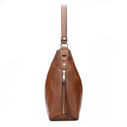 Ladies Hobo bag by DIDA BEAR.