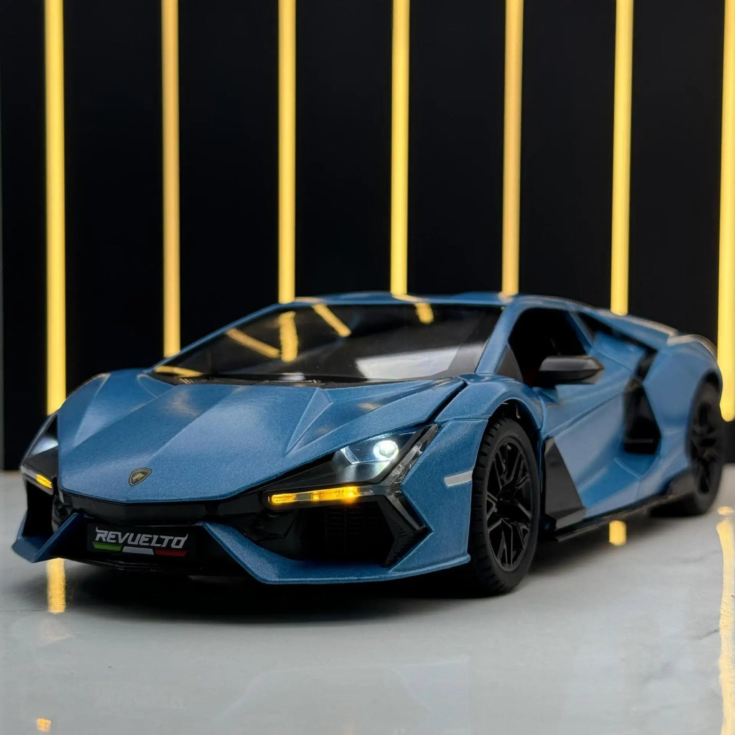 1:24 Scale Lambo Aventador Alloy Car Model with Authentic Sound Effects