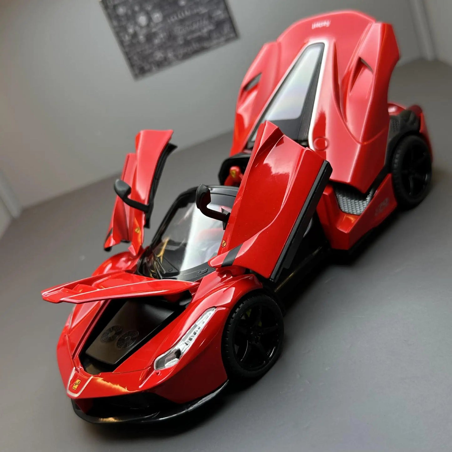 1:22 Ferrari Laferrari convertible Alloy Racing Car Diecast Model